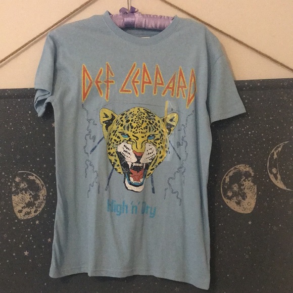 🌙DEF LEPPARD Short Sleeve Graphic T-Shirt🌙 - Picture 4 of 7